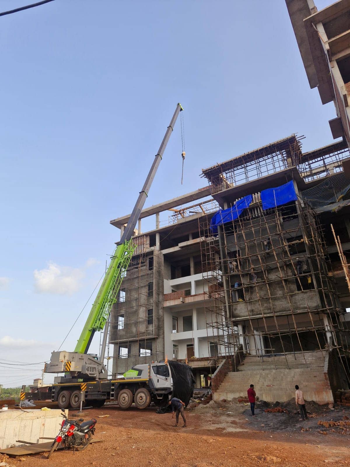 Precision heavy lifting crane support for shipbuilding yard in Vasco Goa